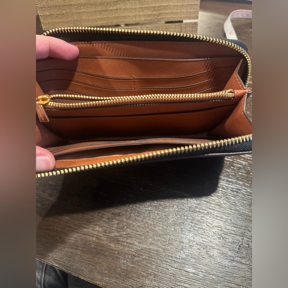 Kate Spade Black and Gray Patterned Wallet - Picture 4 of 9